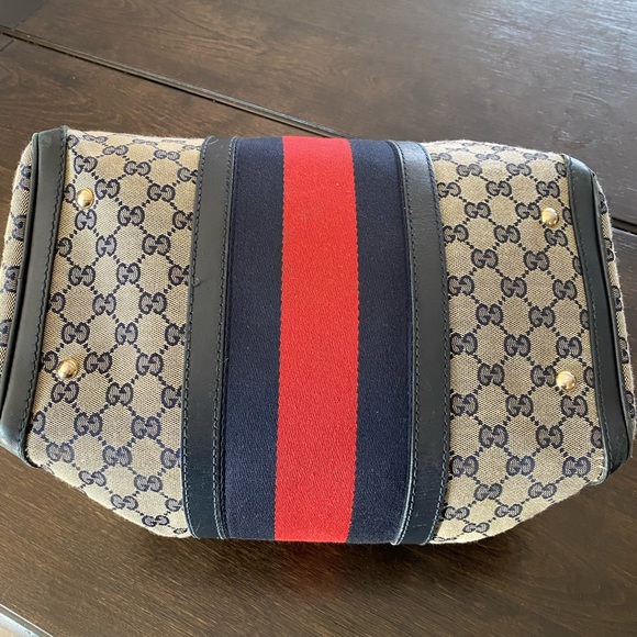 Authentic Gucci handbag - Picture 5 of 9